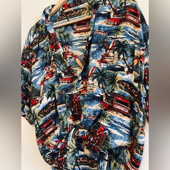 VTG Arena Hawaiian Button Up - Picture 7 of 8